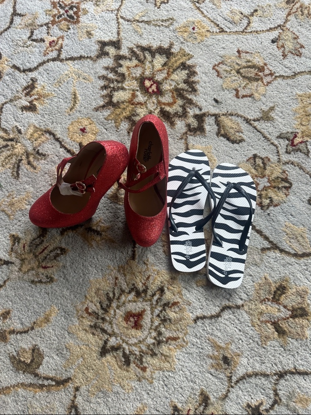 Woman's shoes lot 
Mary Jane heels and flip flops
